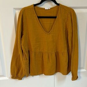 GAP Women’s size L long sleeve shirt, like new